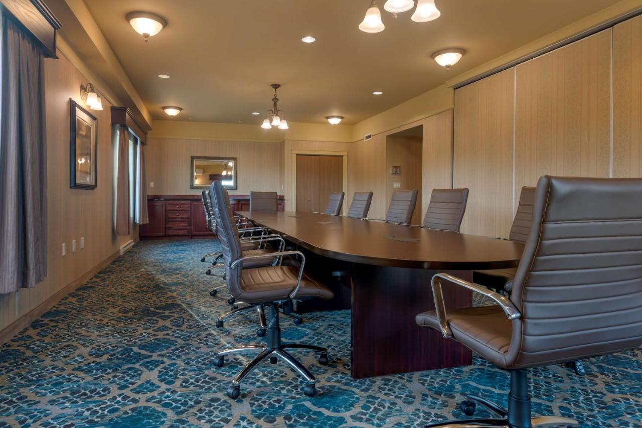 Best Western Plus Fredericton Hotel & Suites Esterno foto
