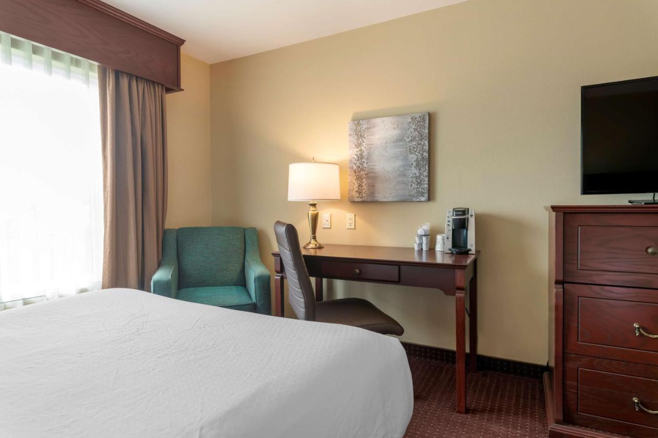 Best Western Plus Fredericton Hotel & Suites Esterno foto