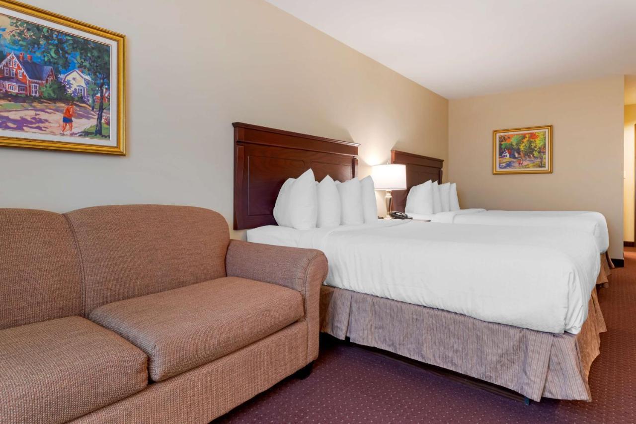 Best Western Plus Fredericton Hotel & Suites Esterno foto