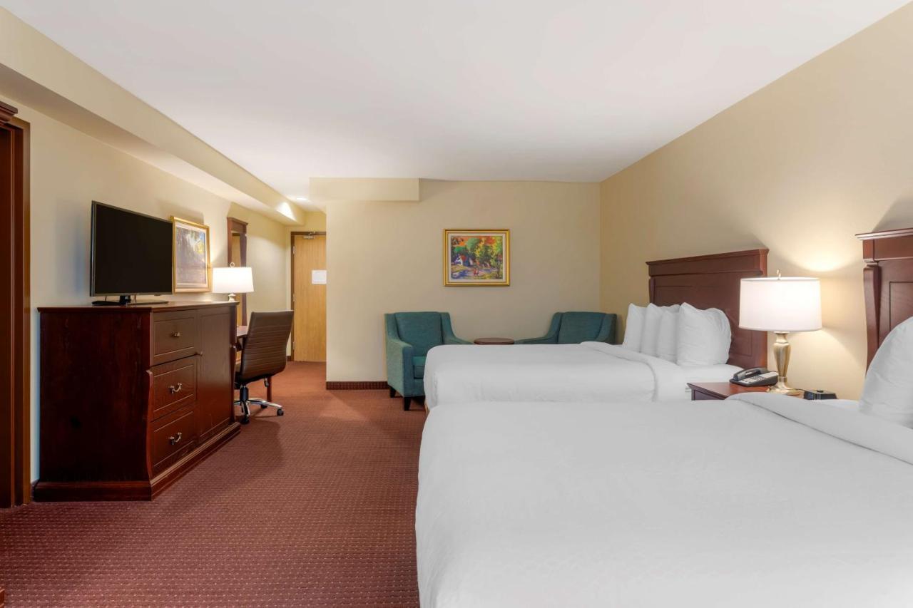 Best Western Plus Fredericton Hotel & Suites Esterno foto