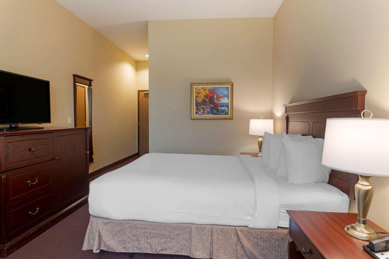 Best Western Plus Fredericton Hotel & Suites Esterno foto