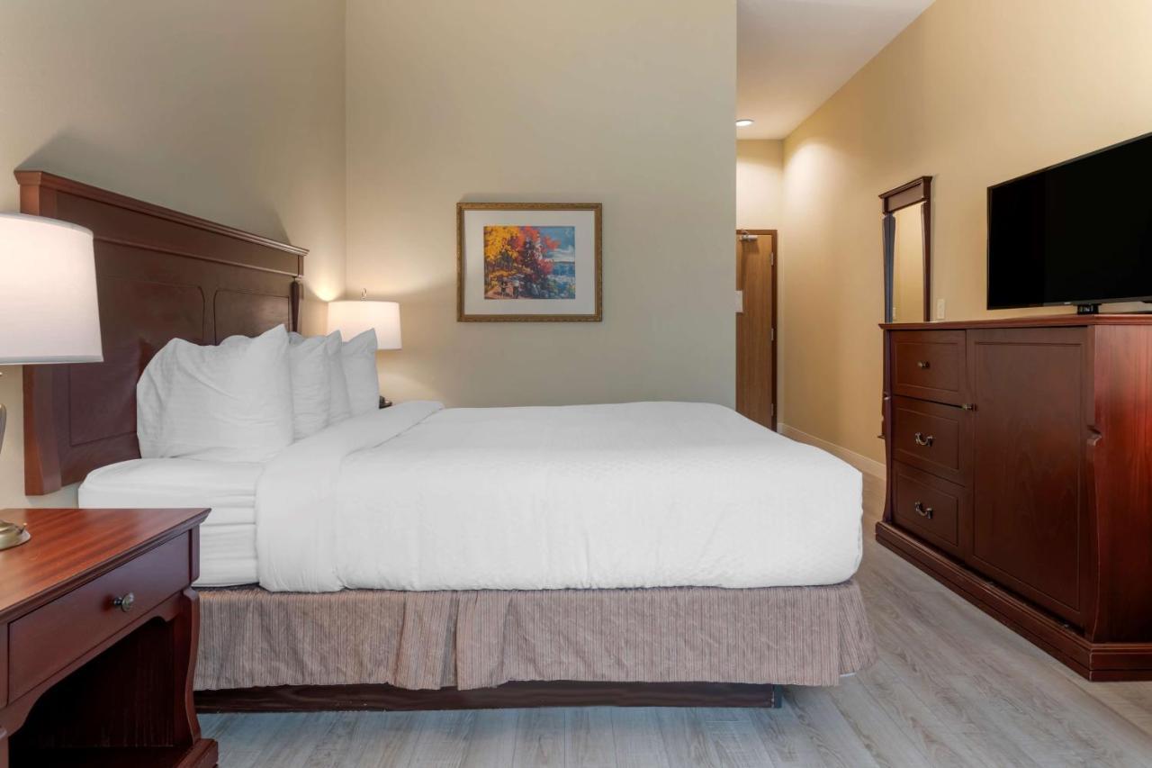 Best Western Plus Fredericton Hotel & Suites Esterno foto