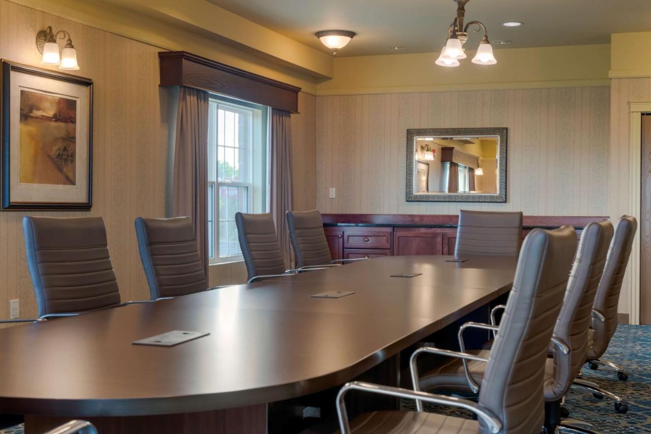 Best Western Plus Fredericton Hotel & Suites Esterno foto