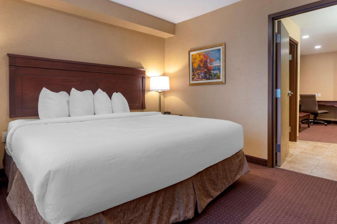 Best Western Plus Fredericton Hotel & Suites Esterno foto