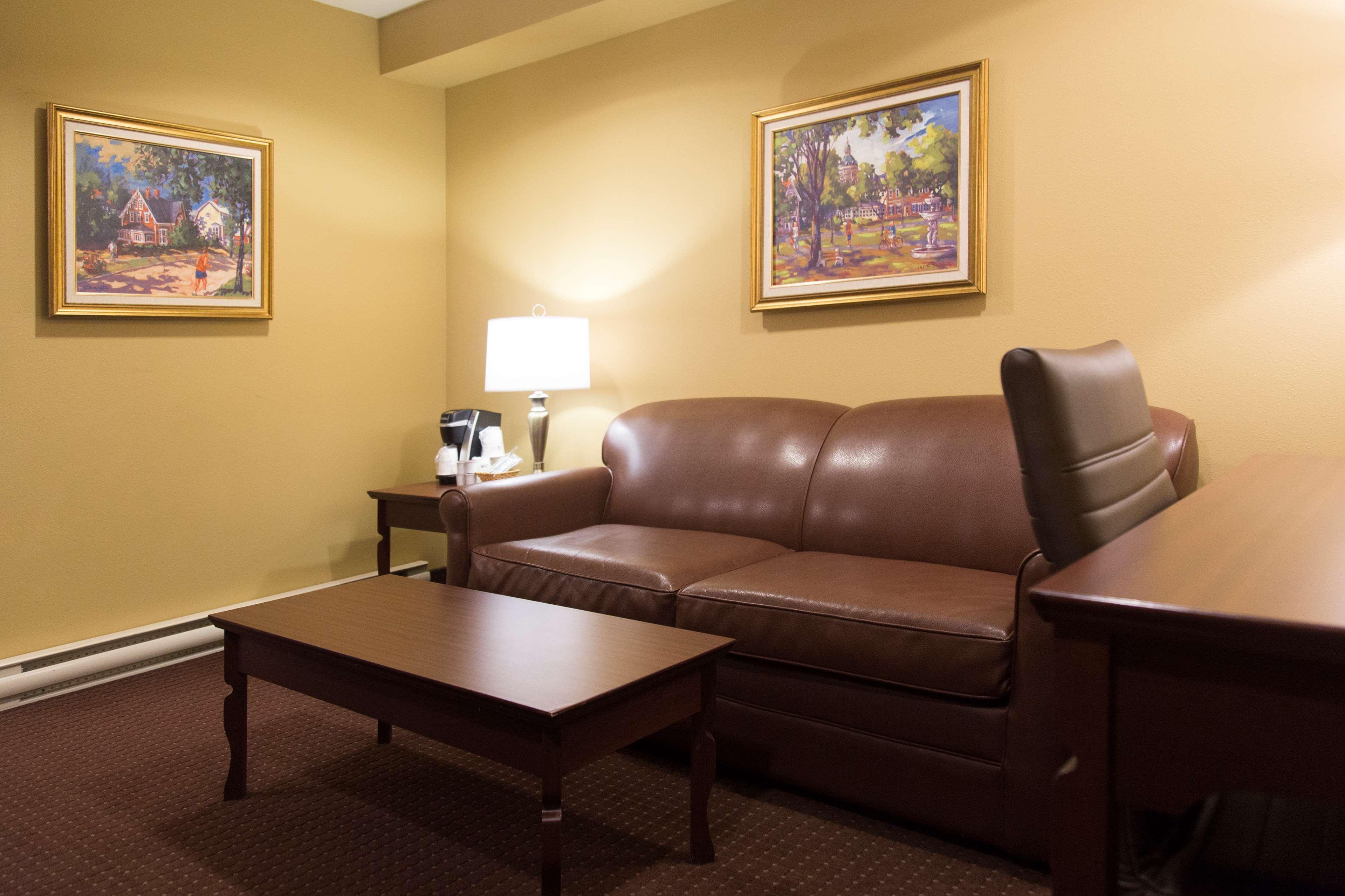 Best Western Plus Fredericton Hotel & Suites Esterno foto
